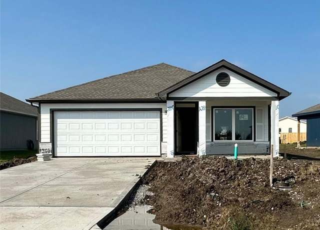 Property at 567 W Fountain St, Gardner, KS 66030, 4 beds, 2 baths