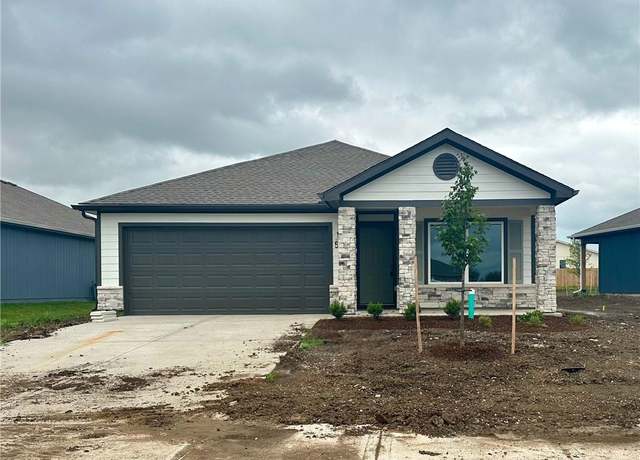 Property at 567 W Fountain St, Gardner, KS 66030, 4 beds, 2 baths