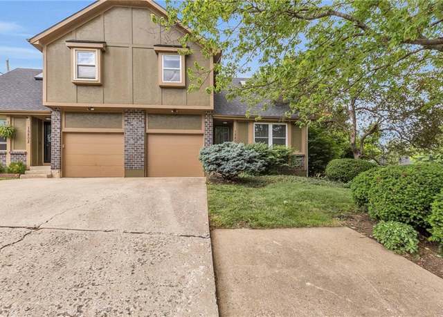 Property at 15800 W 127th Ter, Olathe, KS 66062, 2 beds, 1.5 baths