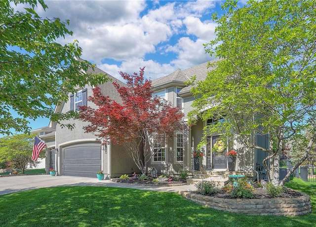 Property at 15526 Shawnee Dr, Overland Park, KS 66223, 4 beds, 4 baths