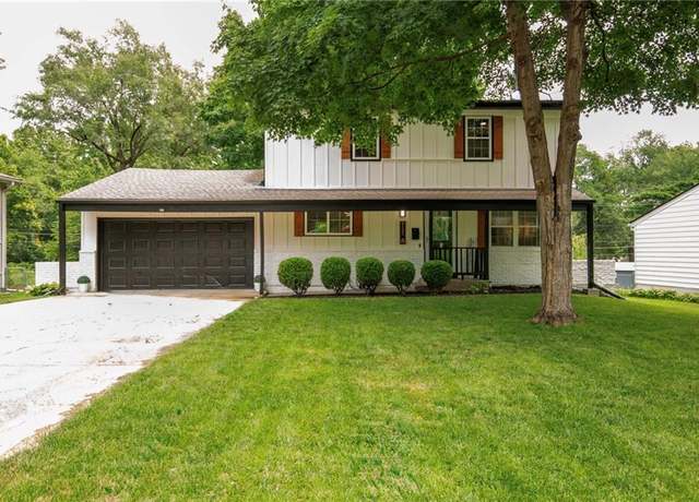 Property at 9121 Hayes Dr, Overland Park, KS 66212, 5 beds, 2 baths