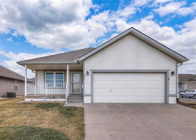 Property at 527 Star Dr, Raymore, MO 64083, 2 beds, 2 baths