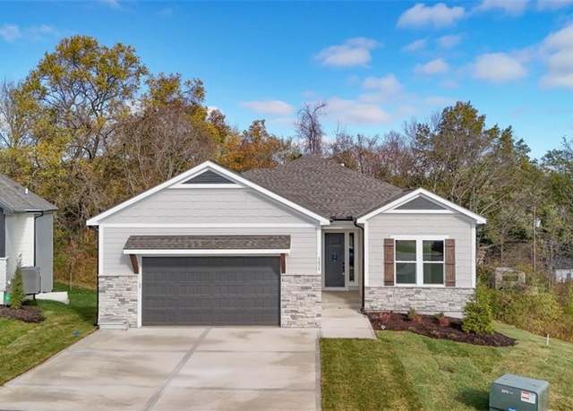 Property at 5025 NW Linder Ln, Riverside, MO 64150, 4 beds, 3 baths