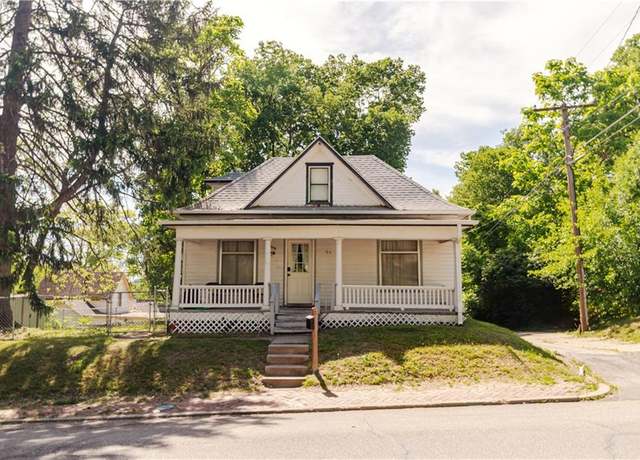 Property at 911 N 6th St, Atchison, KS 66002, 2 beds, 1.5 baths