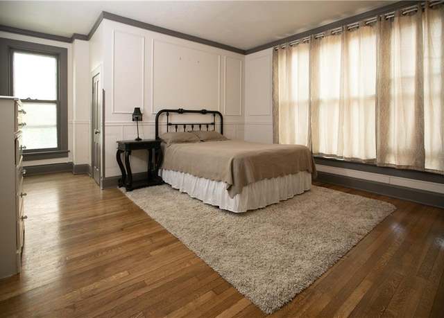 Property at 1017 Angelique St, St Joseph, MO 64501, 3 beds, 1.5 baths