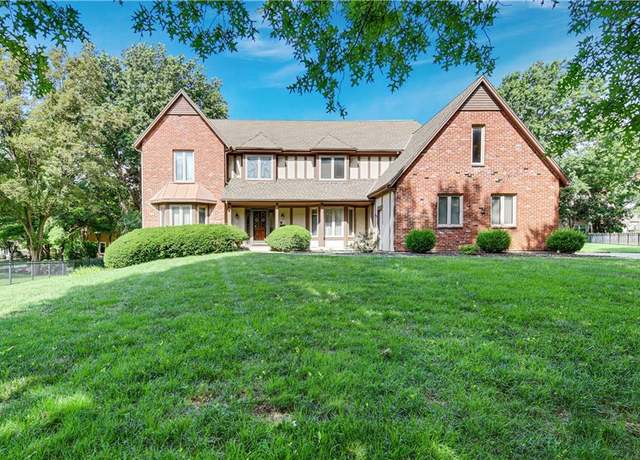 Property at 4912 W 114th St, Leawood, KS 66211, 4 beds, 3.5 baths