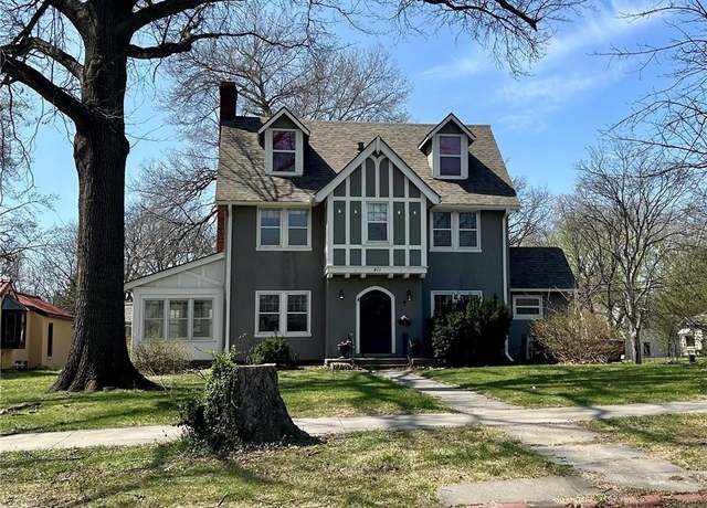 Property at 411 N Broadway St, Leavenworth, KS 66048, 5 beds, 1.5 baths