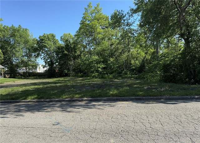 Property at 301 W 18th St, Higginsville, MO 64037