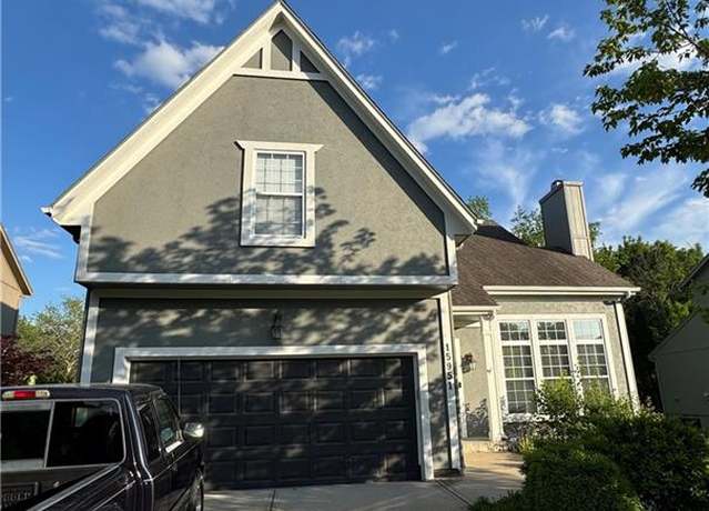 Property at 15951 S Avalon St, Olathe, KS 66062, 3 beds, 2.5 baths
