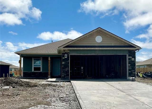 Property at 597 W Fountain St, Gardner, KS 66030, 4 beds, 2 baths
