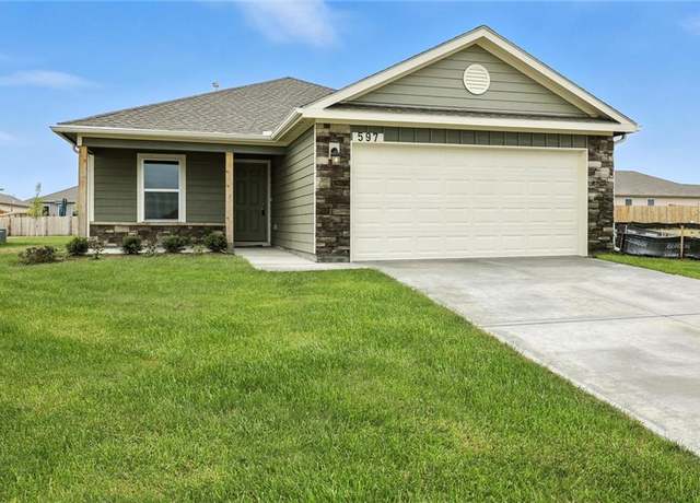 Property at 597 W Fountain St, Gardner, KS 66030, 4 beds, 2 baths