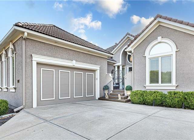 Property at 4517 NE Fairway Homes Dr, Lee's Summit, MO 64064, 4 beds, 3 baths