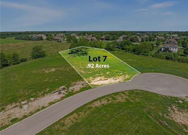 Property at 13320 Winner's Cir, Smithville, MO 64089