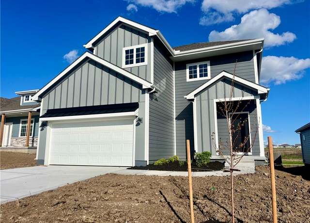 Property at 9609 N Colrain Ave, Kansas City, MO 64154, 3 beds, 2.5 baths