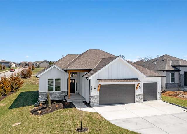 Property at 9194 Barth Rd, Lenexa, KS 66227, 4 beds, 3 baths