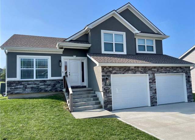 Property at 13912 Indian Rdg, St Joseph, MO 64505, 3 beds, 2.5 baths