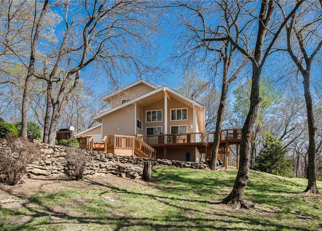 Property at 23801 Evans Rd, Tonganoxie, KS 66086, 5 beds, 3.5 baths