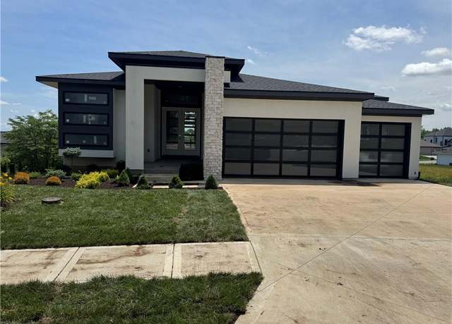 Property at 22659 W 87th St, Lenexa, KS 66227, 4 beds, 3 baths