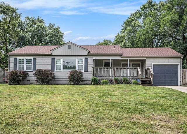 Property at 7236 Floyd St, Overland Park, KS 66204, 3 beds, 1.5 baths