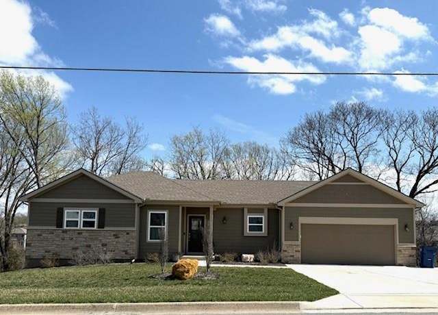 Property at 8355 Kill Creek Rd, De Soto, KS 66081, 3 beds, 2.5 baths