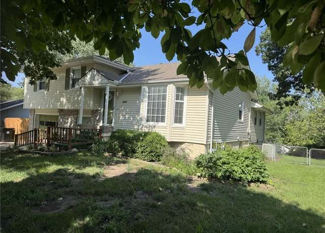 Property at 1616 Lee Ln, Pleasant Hill, MO 64080, 3 beds, 1.5 baths