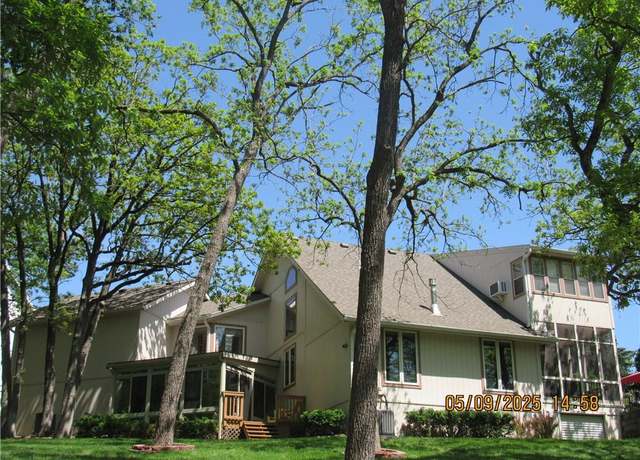 Property at 12700 E 62nd Ct, Kansas City, MO 64133, 3 beds, 3 baths
