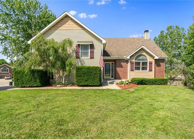 Property at 14700 Shamrock Way, Smithville, MO 64089, 3 beds, 3 baths