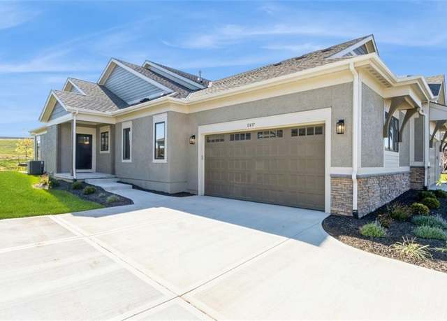 Property at 11437 S Waterford Dr, Olathe, KS 66061, 3 beds, 3 baths