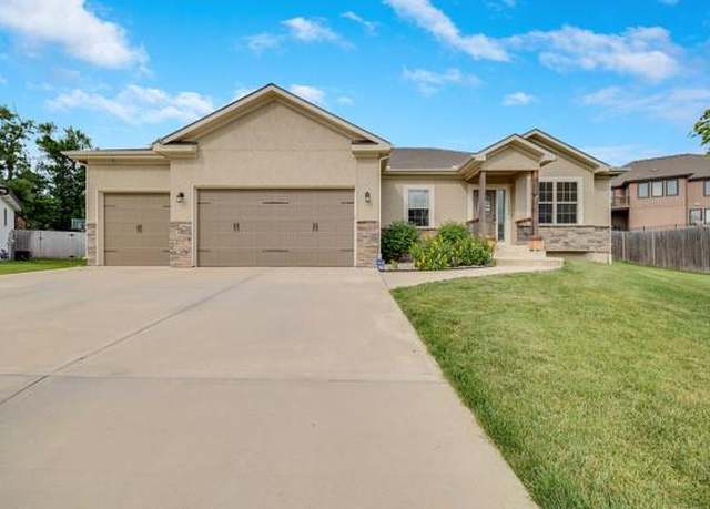 Property at 1400 Red Oak Ct, Grain Valley, MO 64029, 5 beds, 3 baths