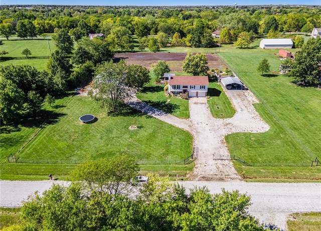 Property at 21318 S Briar Rd, Peculiar, MO 64078, 3 beds, 2.5 baths