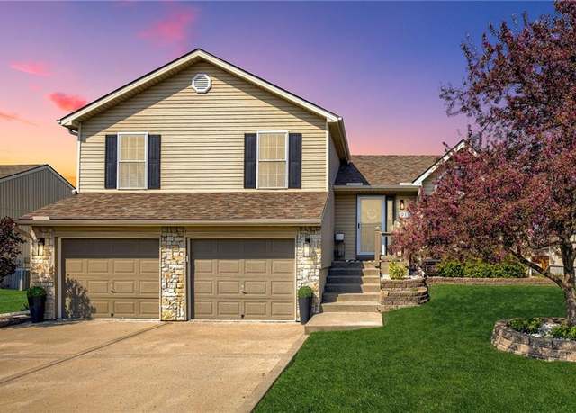 Property at 9114 N Mersington Ave, Kansas City, MO 64156, 3 beds, 3 baths