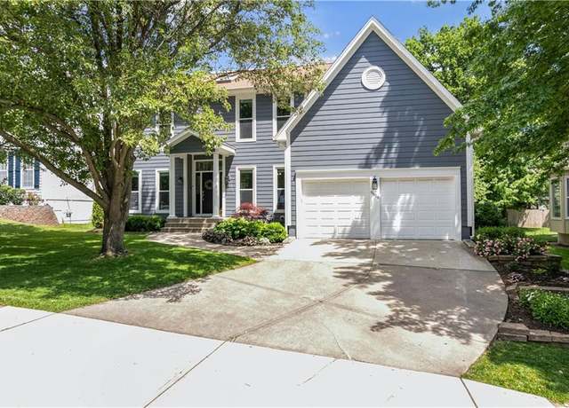 Property at 9816 W 132nd Ter, Overland Park, KS 66213, 4 beds, 2.5 baths