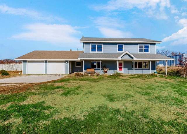 Property at 18498 246th St, Tonganoxie, KS 66086, 4 beds, 2.5 baths