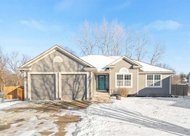Property at 805 NW Hawthorn Ct, Grain Valley, MO 64029, 3 beds, 2 baths
