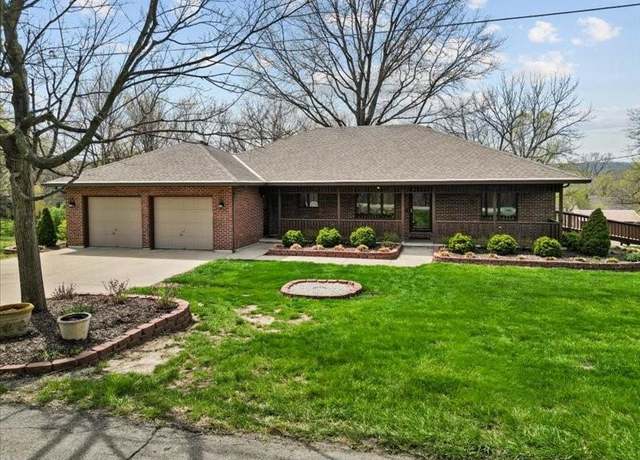 Property at 520 Terrace Rd, Leavenworth, KS 66048, 3 beds, 3 baths