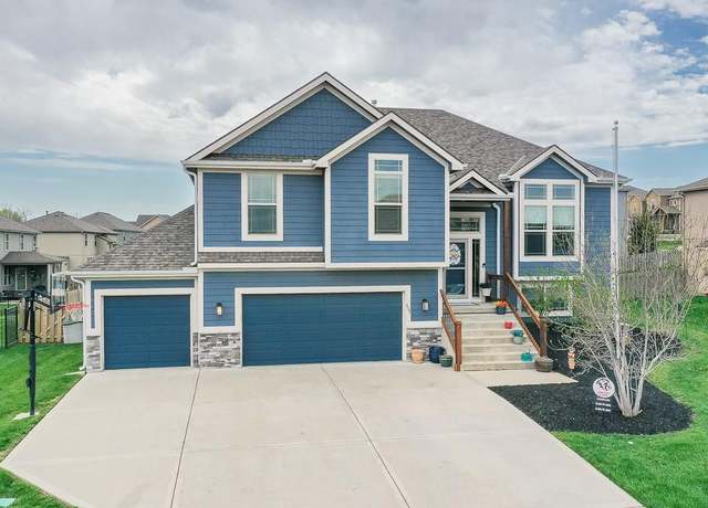 Property at 809 Canyon Ln, Lansing, KS 66043, 4 beds, 3 baths