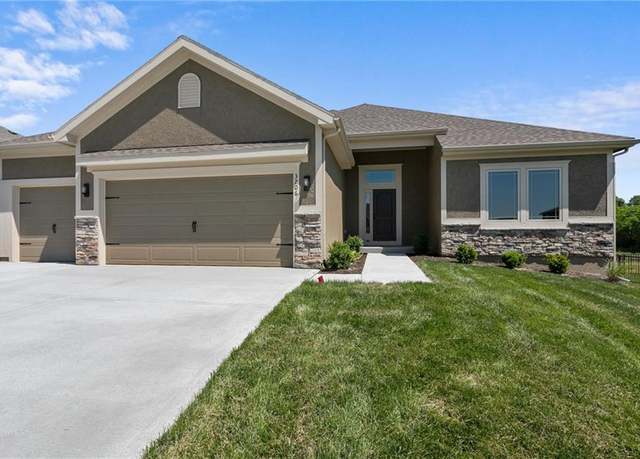 Property at 3717 NE 90th Ter, Kansas City, MO 64156, 3 beds, 2 baths