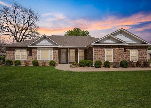 Property at 601 E 3rd St, Caney, KS 67333, 3 beds, 2.5 baths
