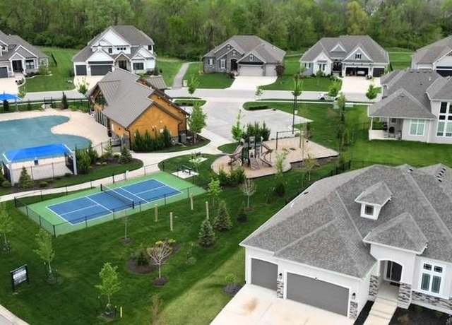 Property at 2055 NW Obrien Rd, Lee's Summit, MO 64081, 8 beds, 5 baths