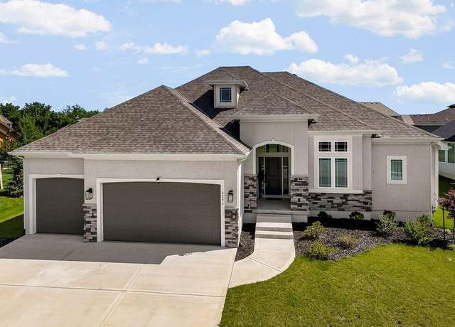 Property at 2055 NW Obrien Rd, Lee's Summit, MO 64081, 5 beds, 5 baths