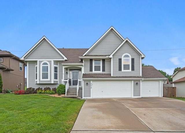 Property at 9610 N Highland Ter, Kansas City, MO 64155, 4 beds, 3 baths