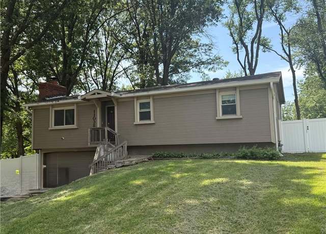 Property at 11038 N Harrison St, Kansas City, MO 64155, 3 beds, 2 baths