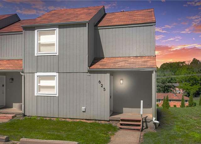 Property at 625 N Gallatin St, Liberty, MO 64068, 4 beds, 2 baths
