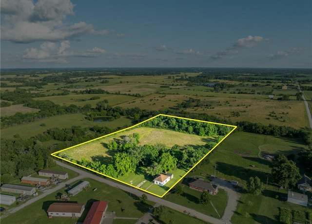 Property at 706 E 4th St, Altamont, MO 64620