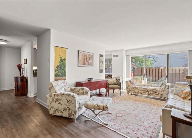 Property at 2525 Main St #106, Kansas City, MO 64108, 2 beds, 2 baths