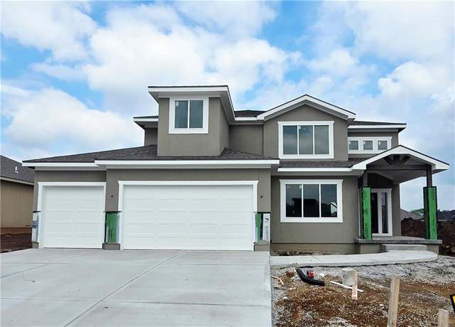 Property at 2615 SW Firefly Ln, Lee's Summit, MO 64082, 4 beds, 3.5 baths