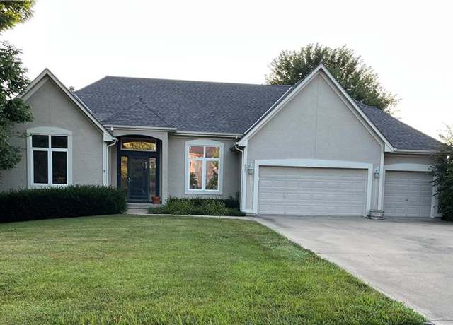 Property at 205 NE Bittercreek Rd, Lee's Summit, MO 64086, 4 beds, 4 baths