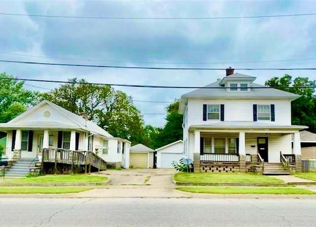 Property at 326 W Walnut St, Nevada, MO 64772, 6 beds, 2.5 baths