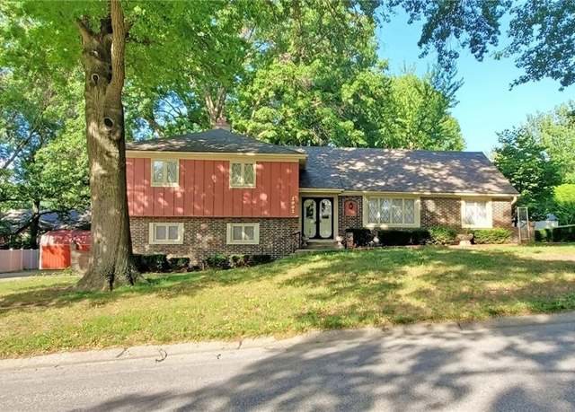 Property at 1001 Bird Ave, Harrisonville, MO 64701, 4 beds, 3 baths