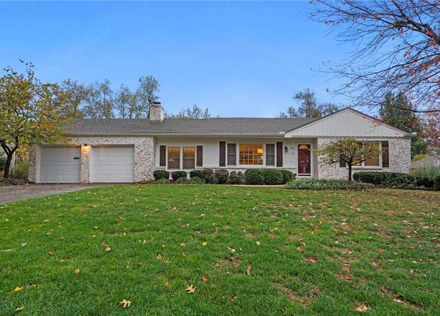 Property at 2816 W 87th Ter, Leawood, KS 66206, 2 beds, 2.5 baths